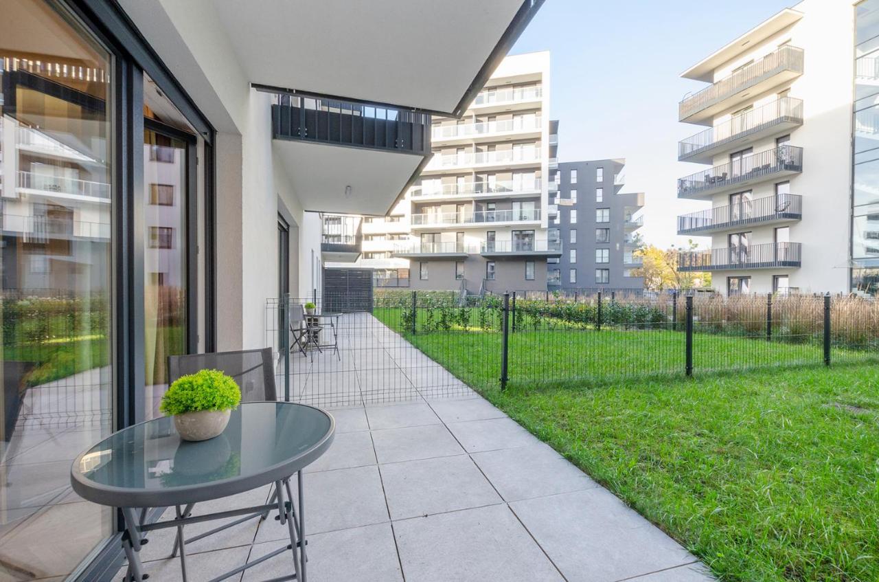 Sky Home- Rose Apartament -Manufaktura, Bezplatny Parking, Klima, Dostep Na Kod Lodz  Exterior photo